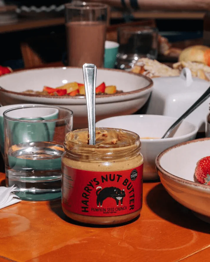harrys-nut-butter-erdnussbutter-kuerbiskern-crunch-gourmie-goods-6