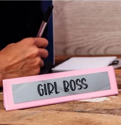 DK1024___Wooden_Desk_Sign___Girl_Boss___35___CROP_d39e